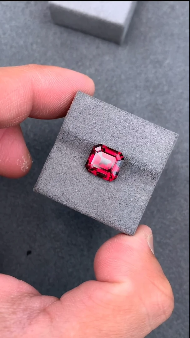 【闪购商品】石榴石裸石未镶嵌5.43克拉