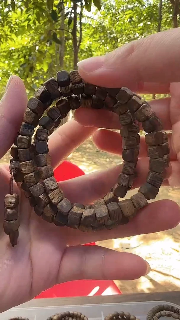 【闪购商品】沉香手串方珠多圈0.6  19克+ 多样性发一