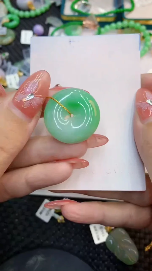 颈饰未镶嵌翡翠1