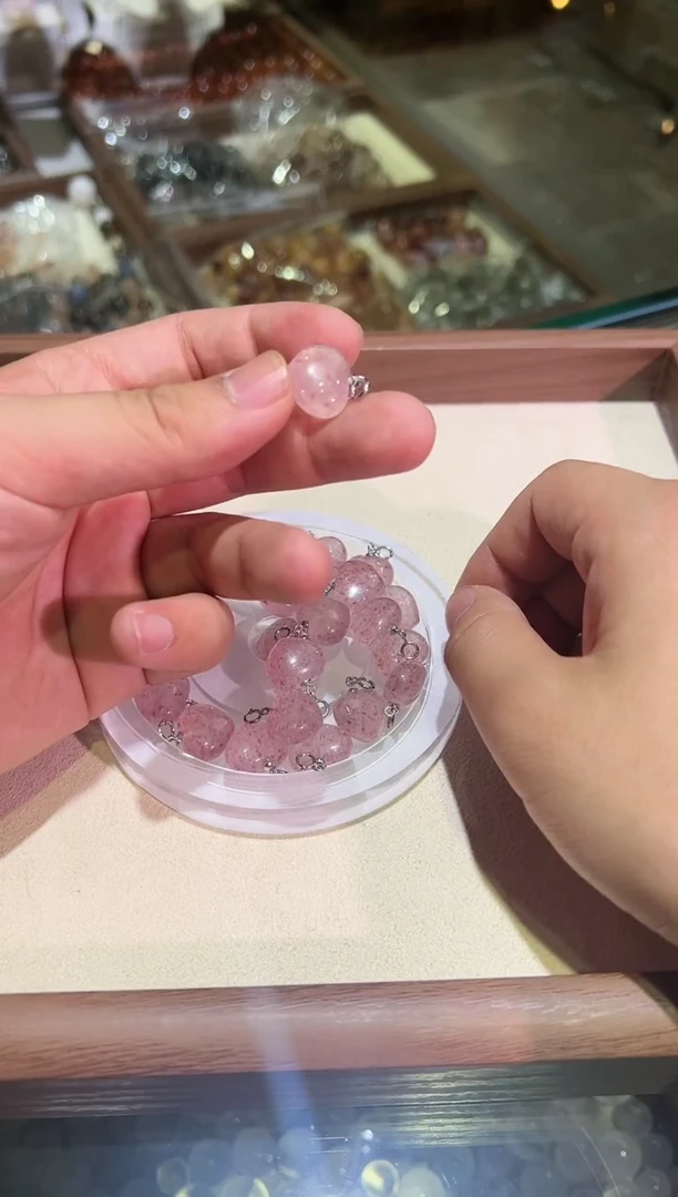石英质玉银S925镶嵌吊坠(不含链)草莓晶屁桃吊坠（多样性发一）