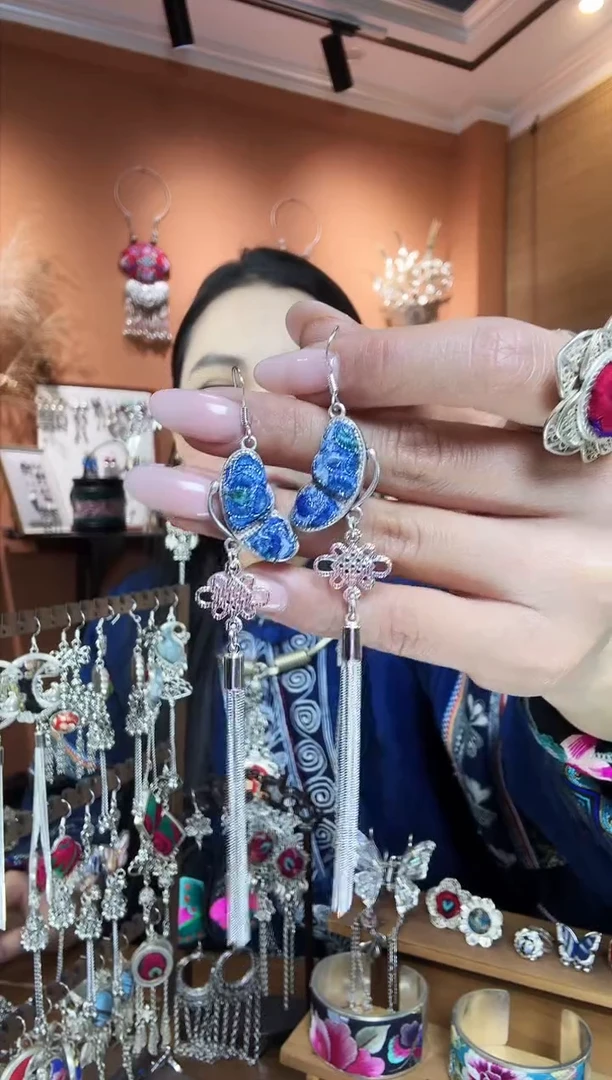 【闪购商品】刺绣纯手工民族风耳环