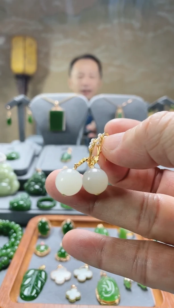 【闪购商品】和田玉耳饰银S925镀金镶嵌12mm