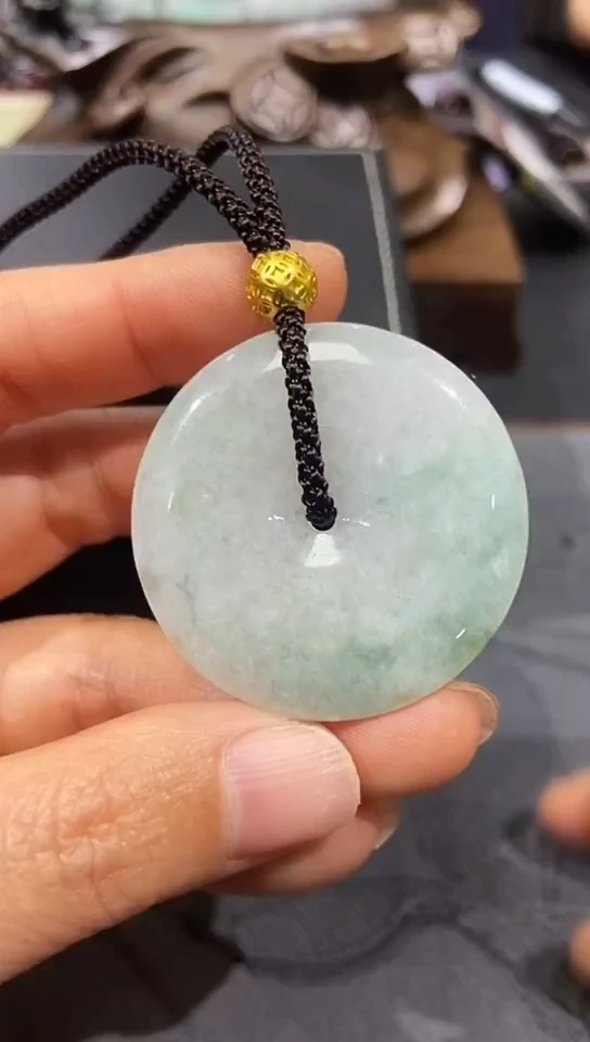 颈饰未镶嵌翡翠?****头翡翠
