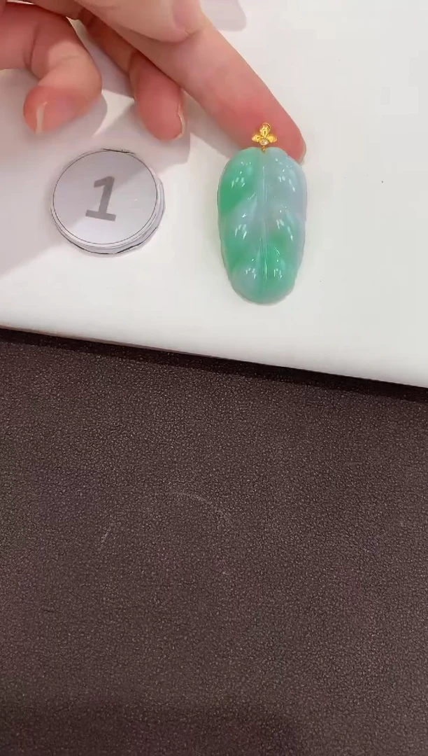 翡翠18K金镶嵌吊坠(赠链)天然缅甸a货翡翠