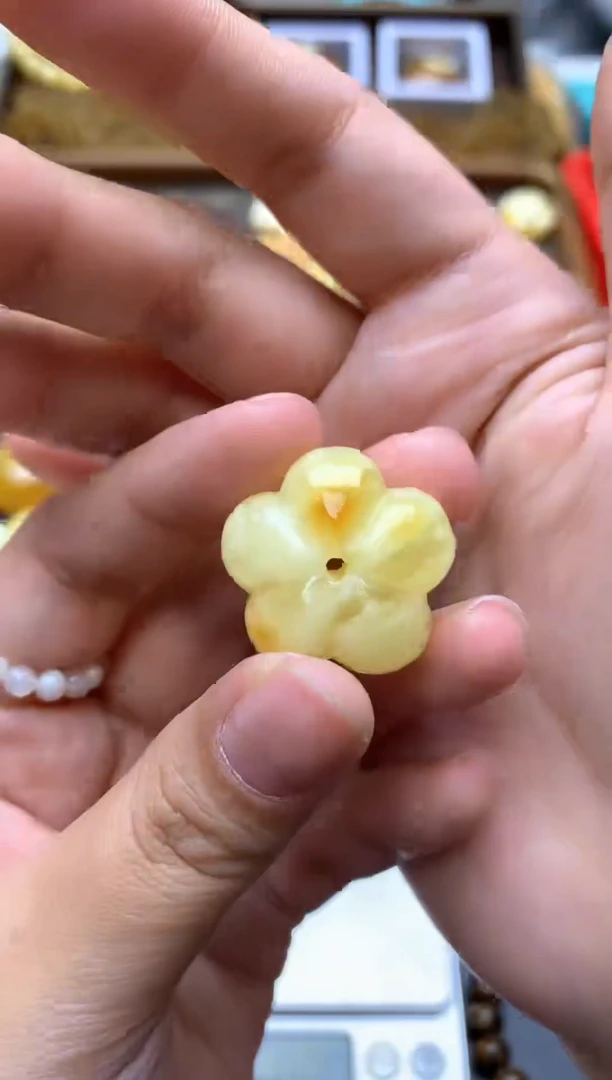 【闪购商品】琥珀珠宝奇石未镶嵌019蜜蜡花粉小坑有强迫症的不要拍