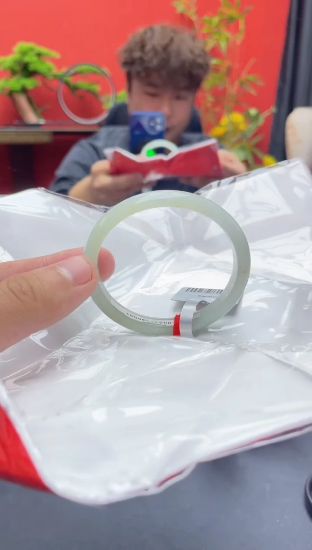 未镶嵌手镯（贵妃镯）翡翠7