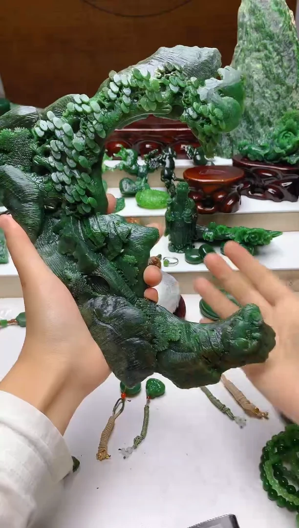 未镶嵌和田玉（碧玉）摆件1