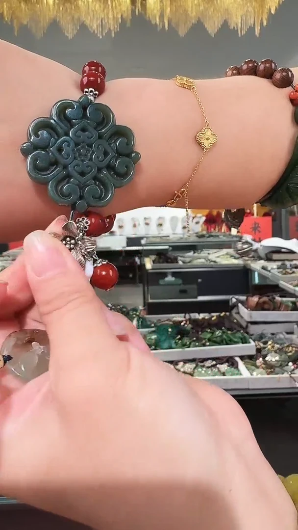 未镶嵌岫玉颈饰手串