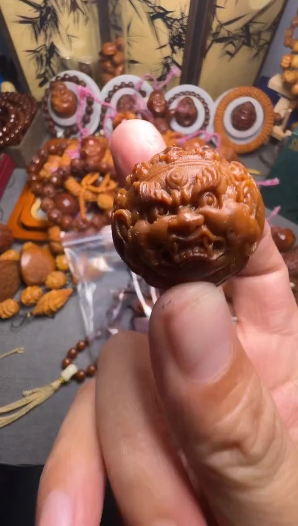 手串橄榄核豹*黄财神一个