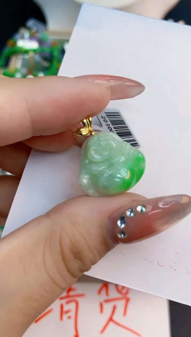 翡翠未镶嵌颈饰1