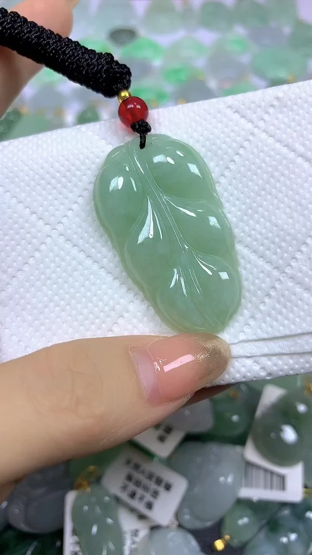 颈饰未镶嵌翡翠A货