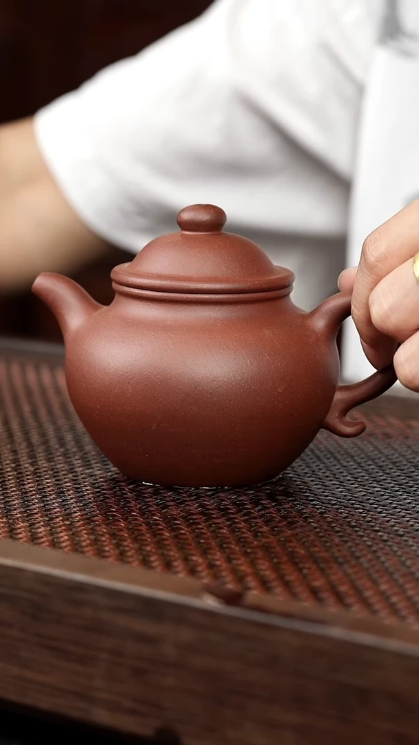 茶壶紫砂底槽清莲子