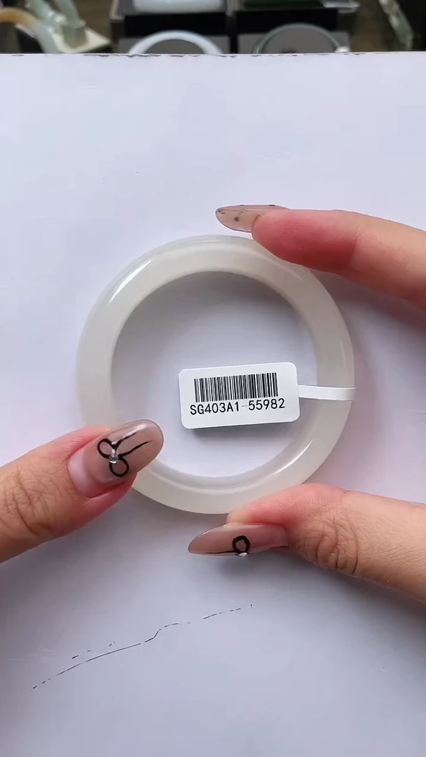 未镶嵌手镯和田玉嘻***明51+