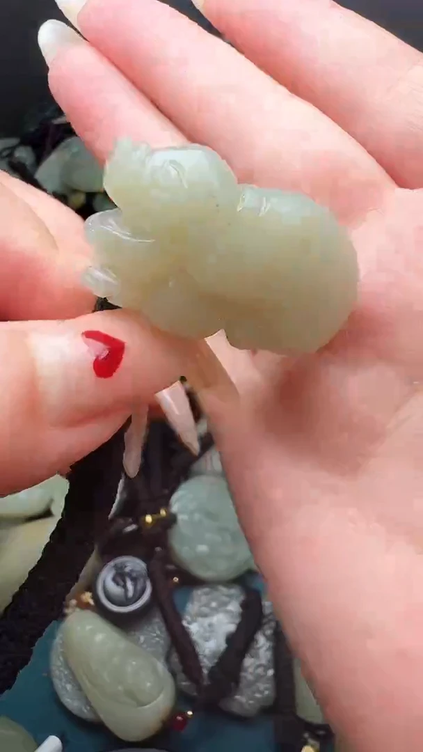 和田玉未镶嵌颈饰1