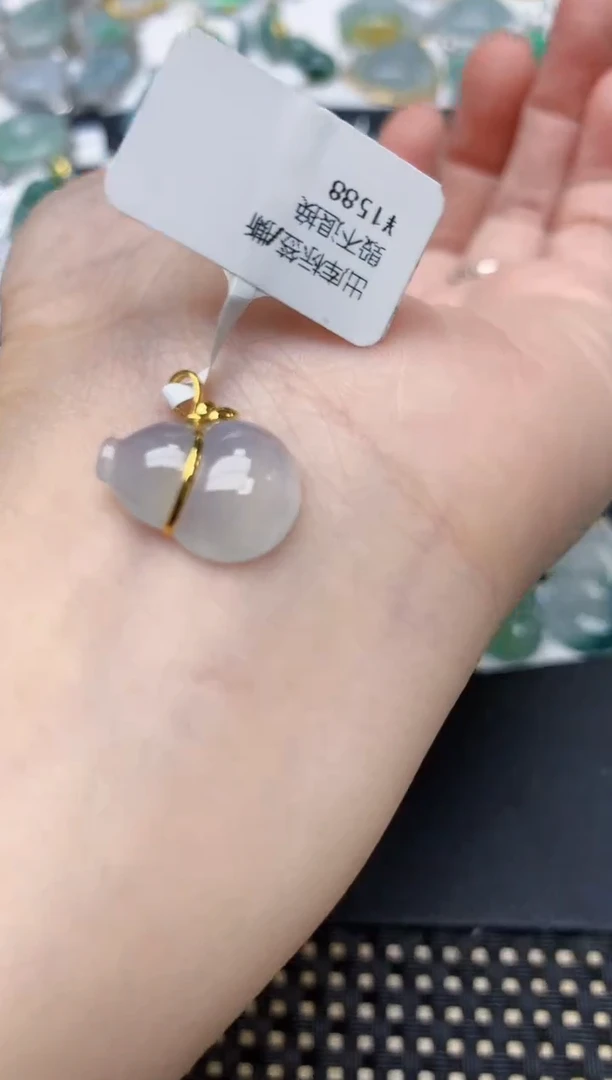 颈饰18K金镶嵌翡翠天然缅甸A货翡翠