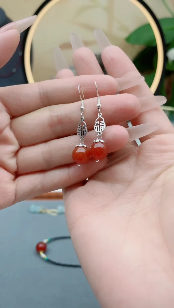南红玛瑙银S925镶嵌耳饰350