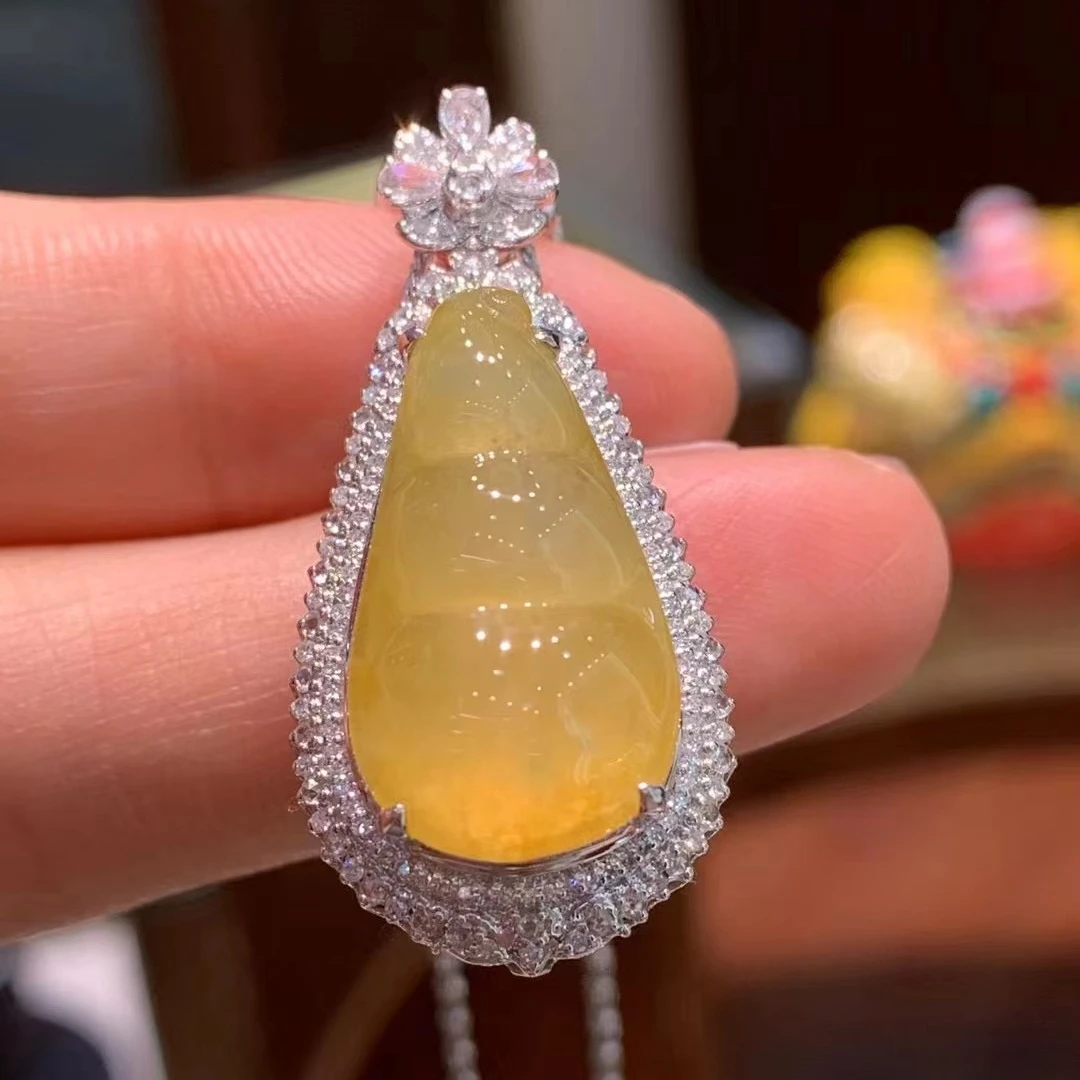 18K金镶嵌天然A货缅甸翡翠黄翡福豆吊坠783009