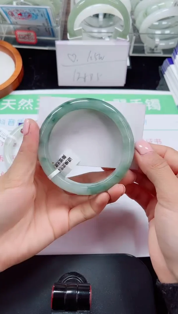 未镶嵌手镯石英质玉143-60/61