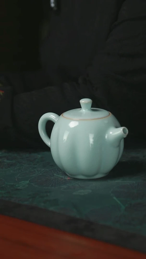 南瓜壶 支钉 开片 一级品  230毫升