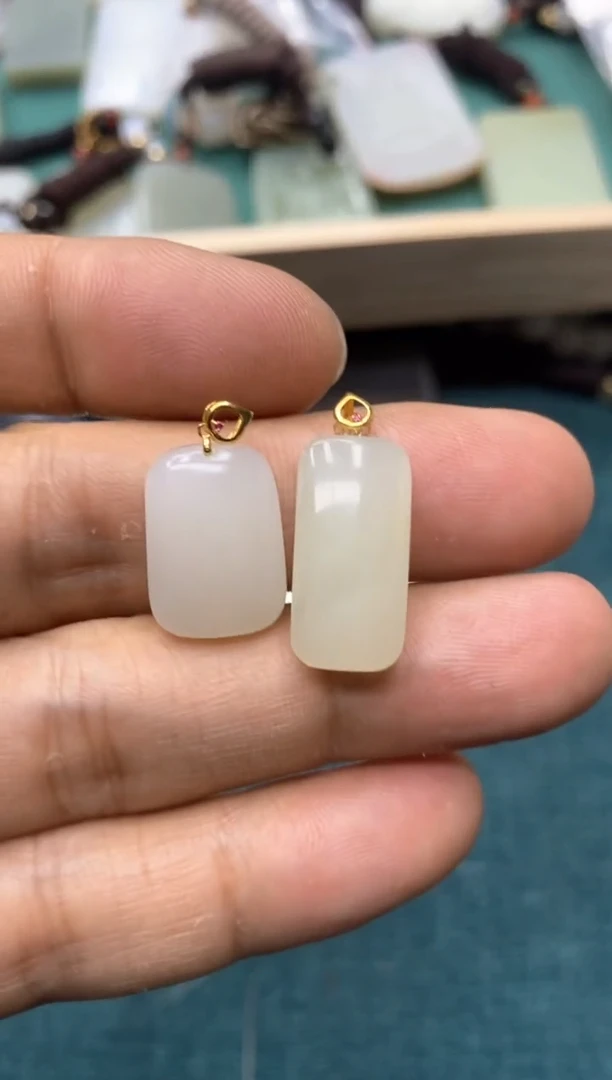 【闪购商品】和田玉吊坠18K金镶嵌吊坠拍一发一多样性发货