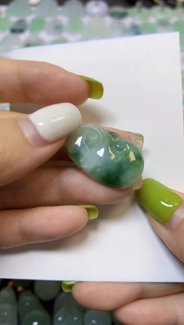 翡翠未镶嵌颈饰天然翡翠A货