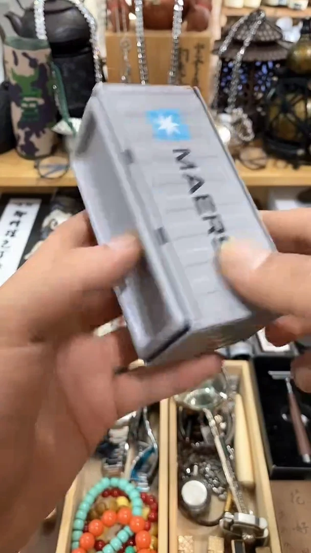 瓷片闪购商品  如图所示