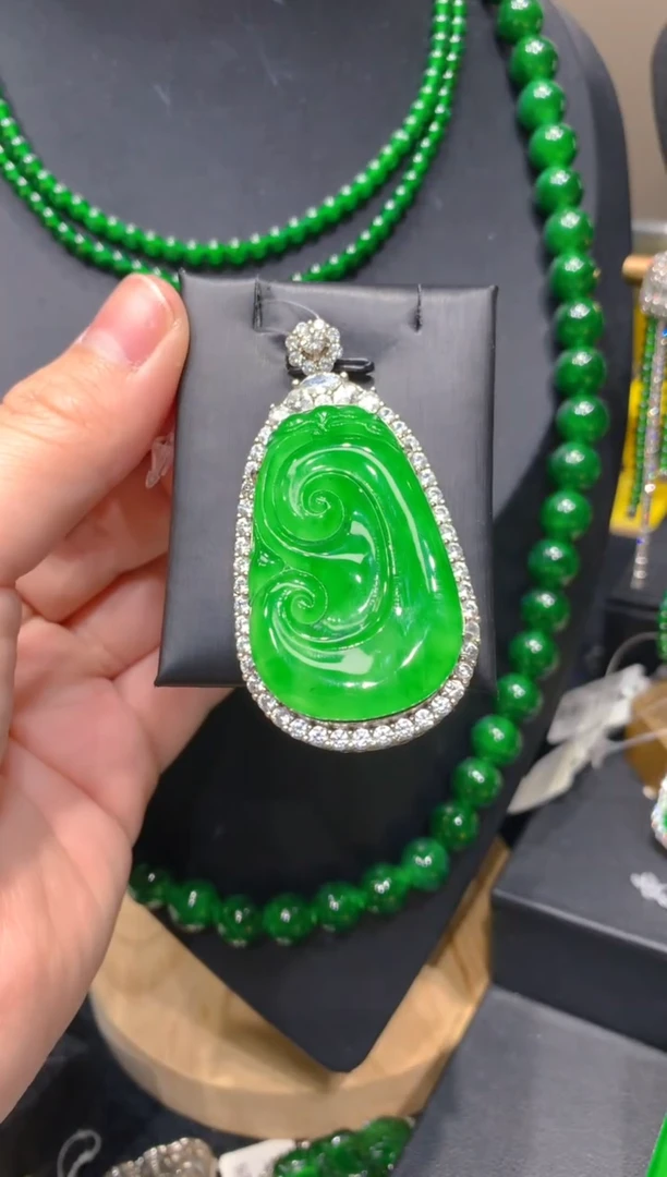 翡翠银S925镶嵌颈饰40一季