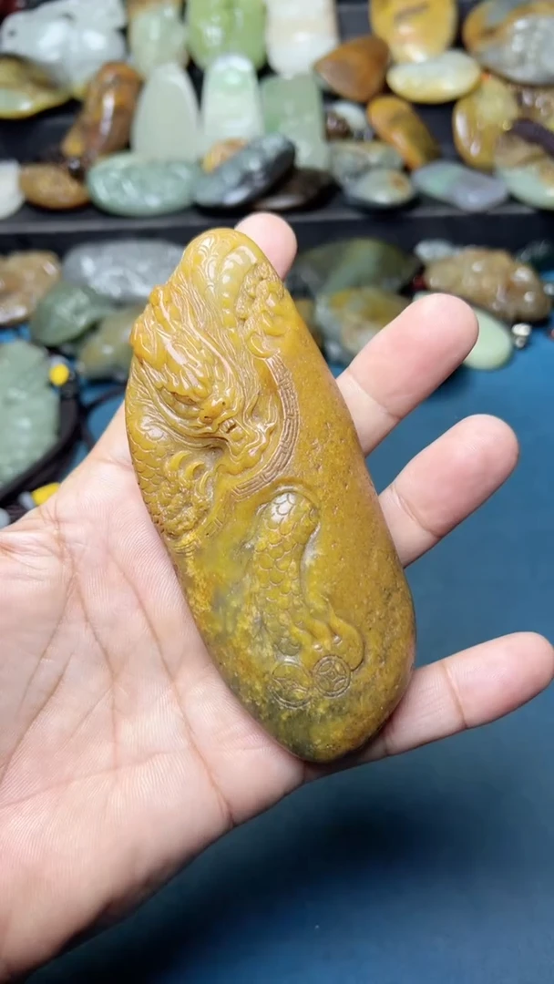 未镶嵌和田玉把件-
