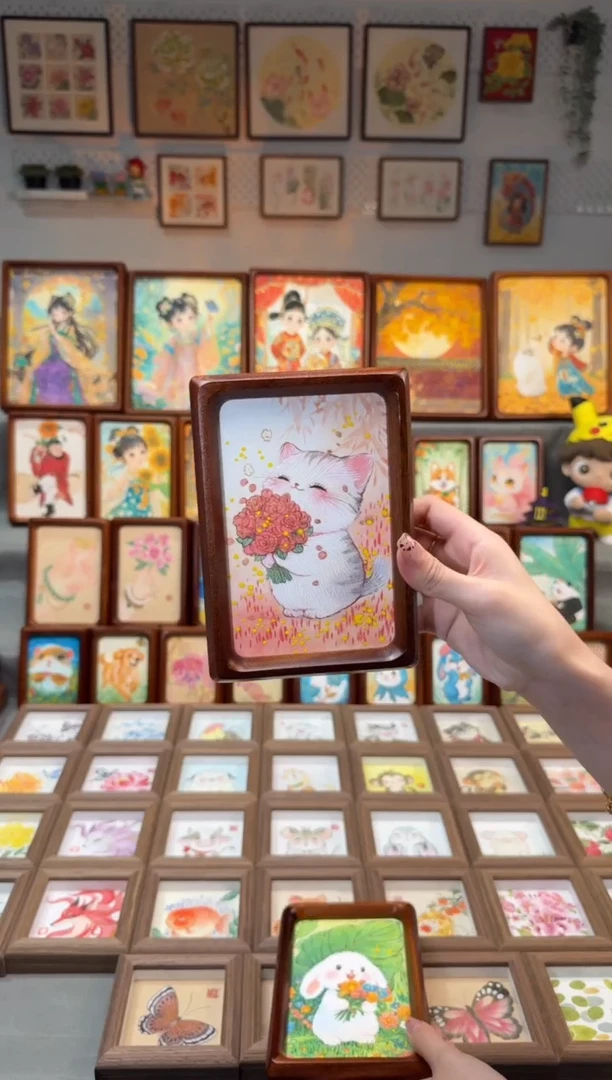 国画捧花猫咪 手绘国画6寸