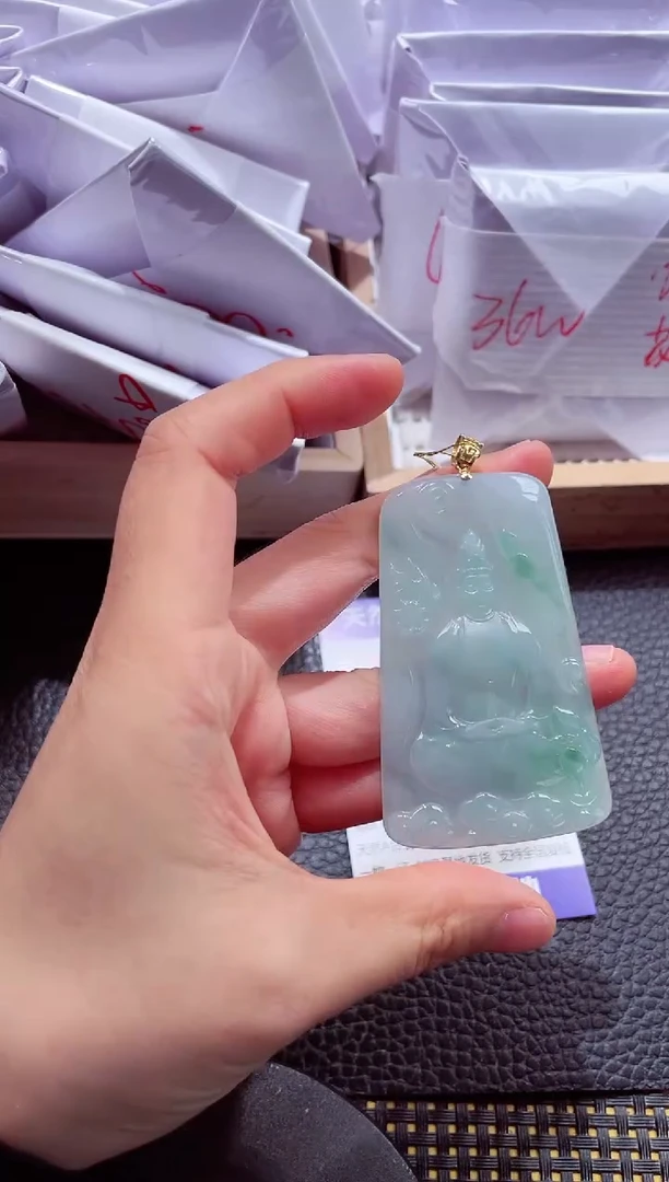 18K金镶嵌挂件翡翠0000888