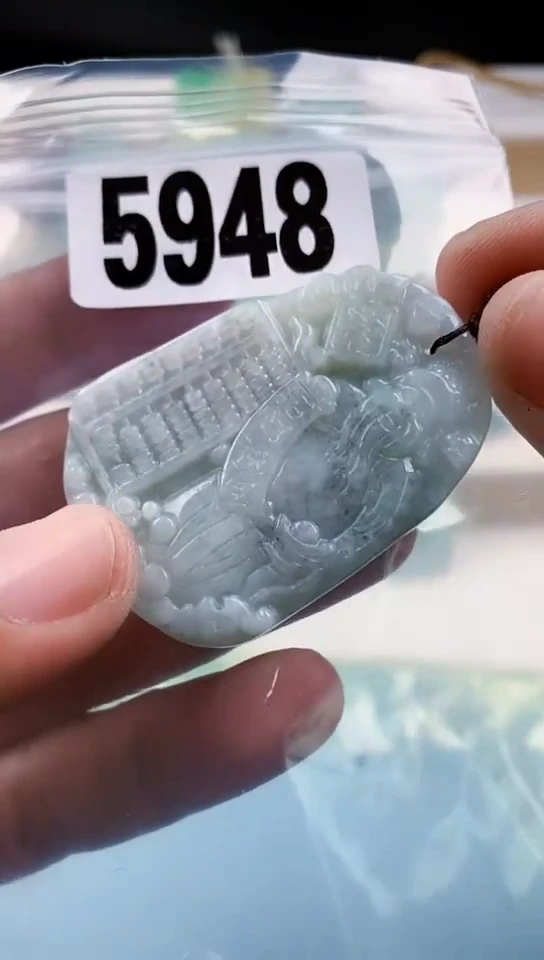 【闪购商品】翡翠挂件未镶嵌天然翡翠吊坠挂件