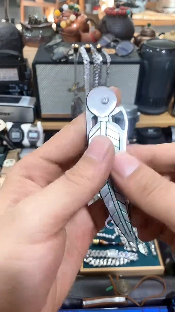 瓷片闪购商品  如图所示