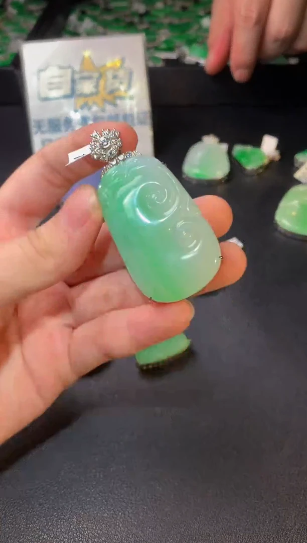 翡翠银S925镶嵌颈饰翡翠