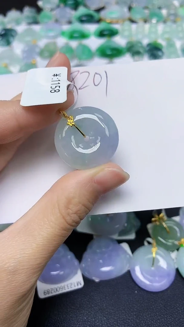 翡翠18K金镶嵌颈饰 天然缅甸翡翠A货