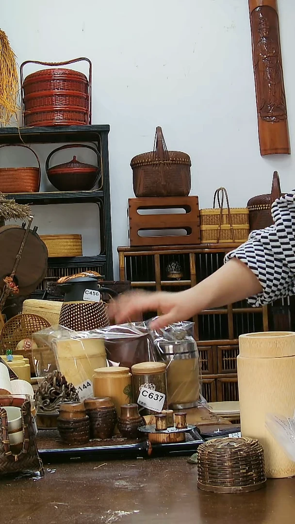 咫**涯111111111111C144