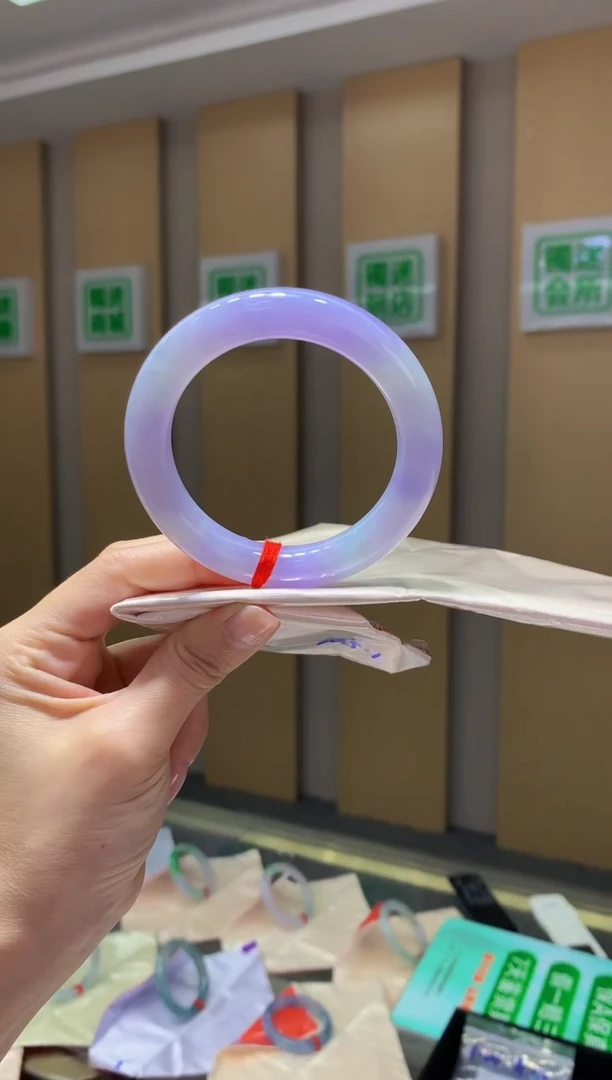 翡翠手镯未镶嵌35圈口56.8