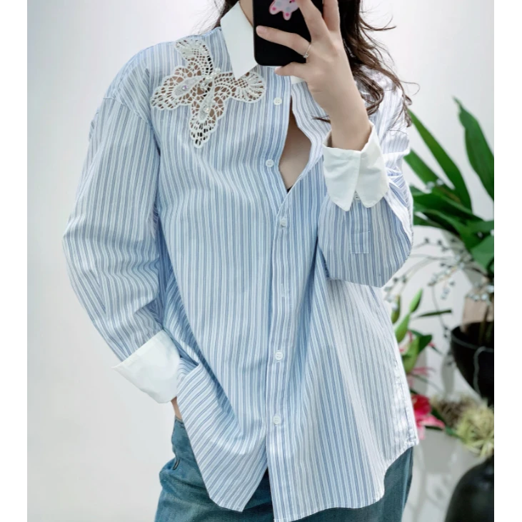 2026春长袖条纹镂空绣花订钻气质设计感百搭衬衫高级女 01136