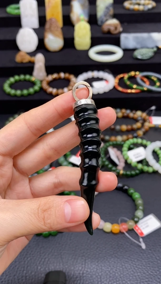 未镶嵌和田玉挂件黑青羊角挂件