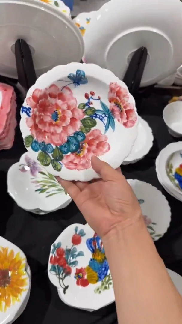 其他景德镇高温瓷（花口草帽盘）