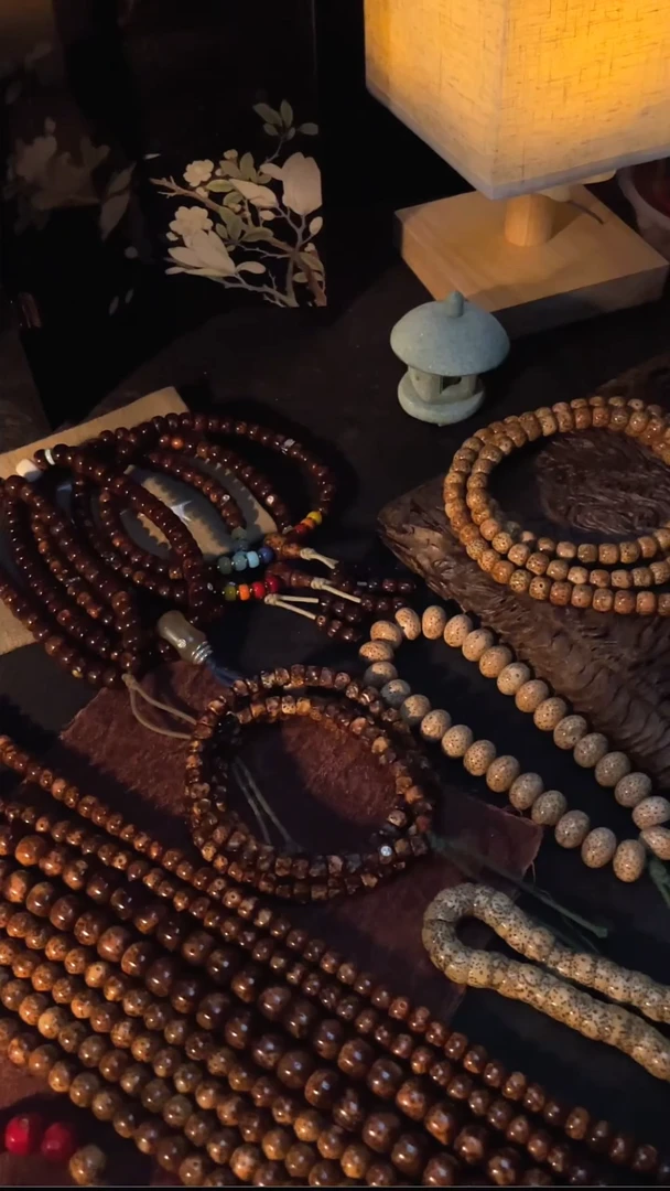 手串星月菩提精工级浅珀大肠10*7手持