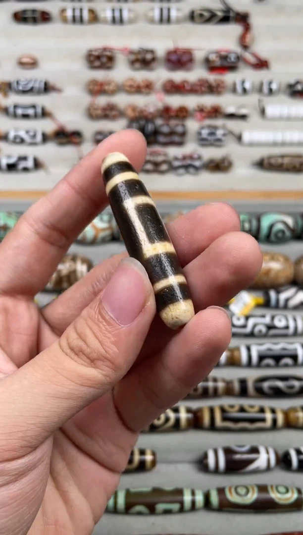 玛瑙/玉髓裸珠约57.4mm一眼天地图腾天珠