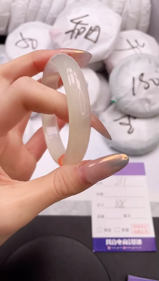 【闪购商品】石英质玉手镯未镶嵌20K211-54