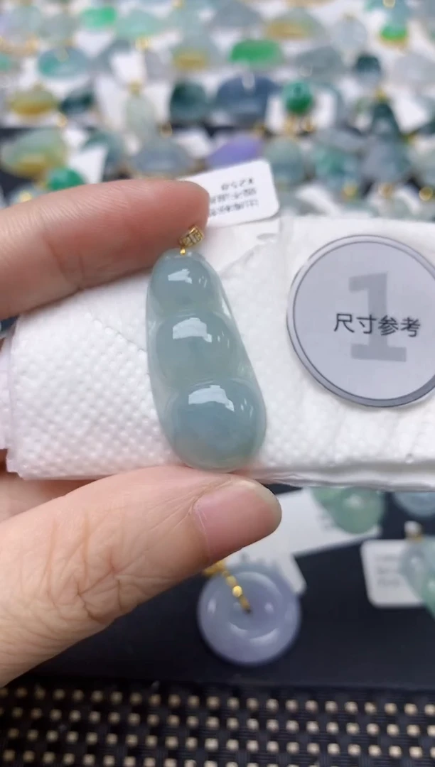 颈饰18K金镶嵌翡翠天然缅甸A货翡翠
