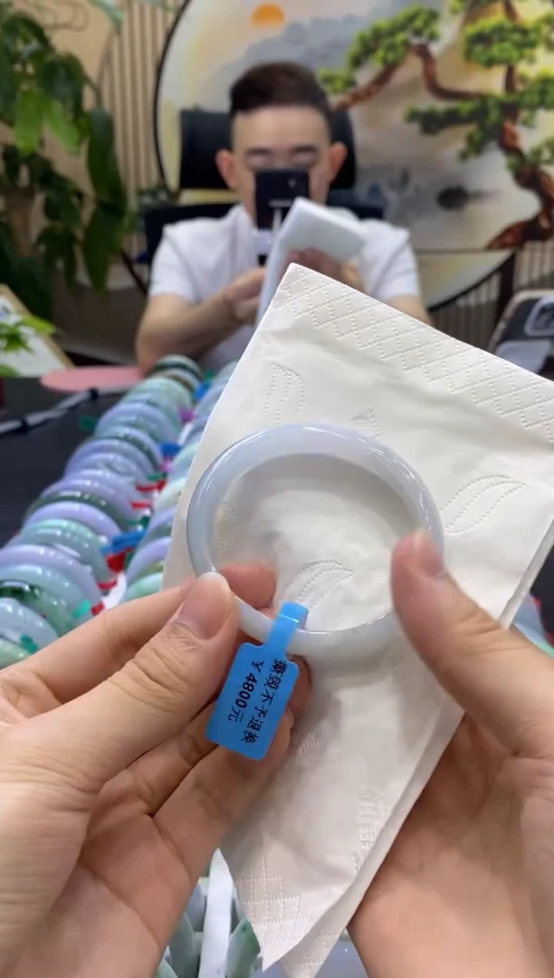 翡翠手镯未镶嵌1095