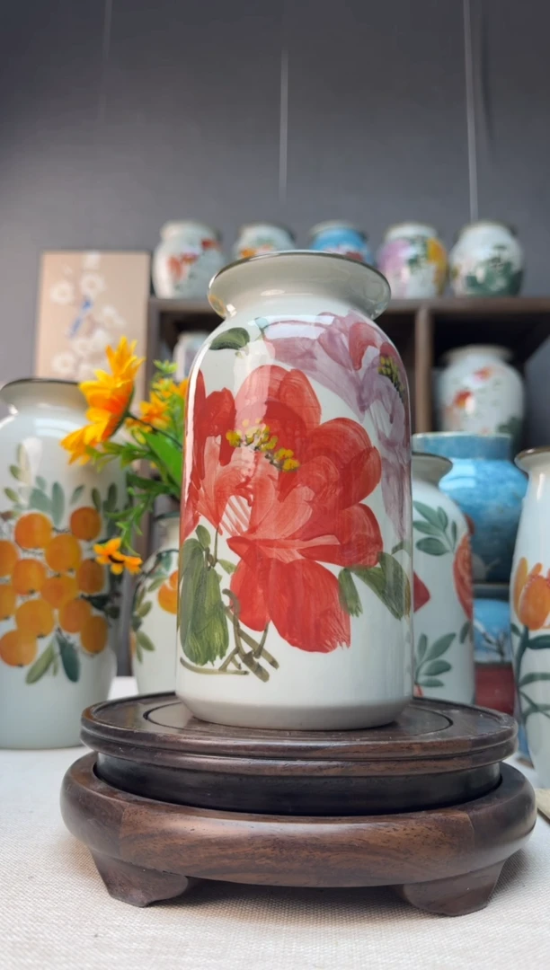 【闪购商品】瓶景德镇手绘陶瓷花瓶底部无孔高20口8左右