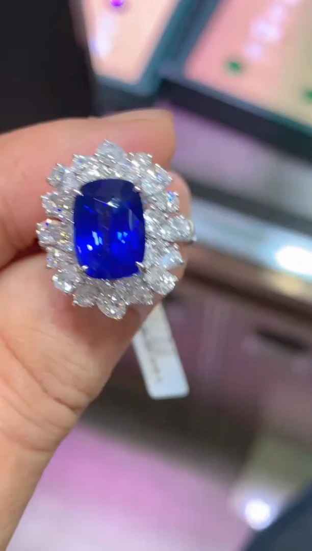 戒指蓝宝石18K金镶嵌5ct