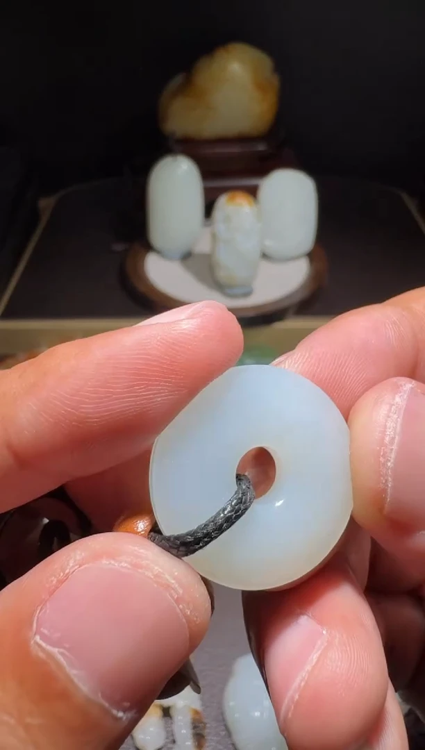 未镶嵌和田玉挂件和田玉