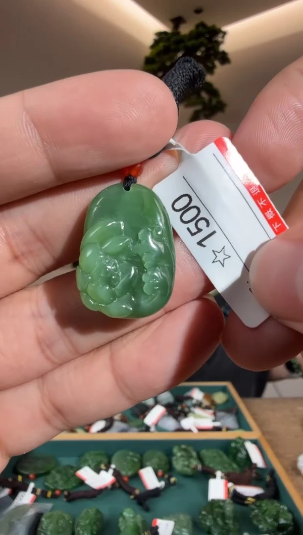 颈饰未镶嵌和田玉1