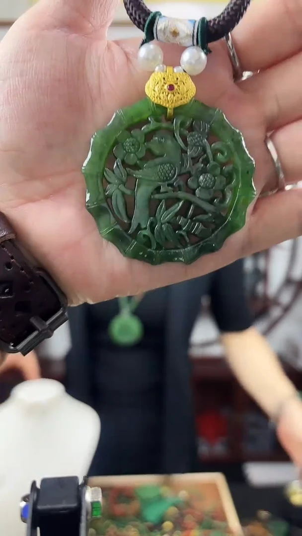 颈饰未镶嵌和田玉喜上眉梢