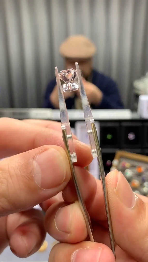 绿柱石（摩根石）裸石2.03ct 31